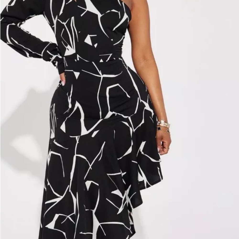 NWT Fashion Nova Black and White One Shoulder Bodycon Dress